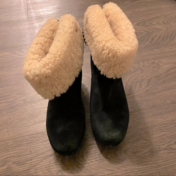 Ugg women’s Lynnea Suede Shearling Fold Cuff Wood Clog Boots - Picture 2 of 5